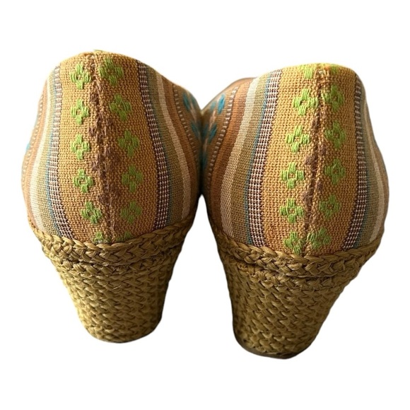 Beacon Wedge Pumps Women 8.5 SS Espadrilles Slip-On Closed Toe Tapestry Bohemian - Picture 4 of 7